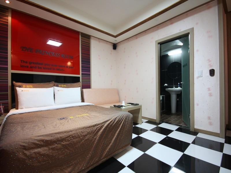 M Motel Pyeongtaek Exterior photo